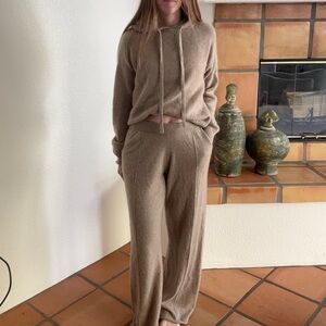 W Cashmere two piece set size small with Laurie sweatpants quiet luxury and cozy